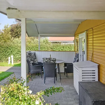 Nane - 80m From The Sea By Interhome