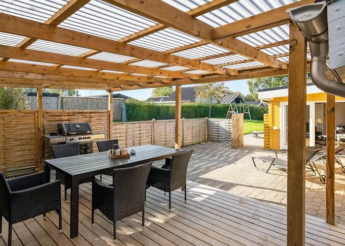 Nane - 80m From The Sea By Interhome