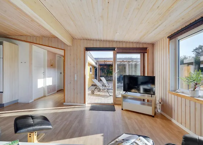 Nane - 80m From The Sea By Interhome *