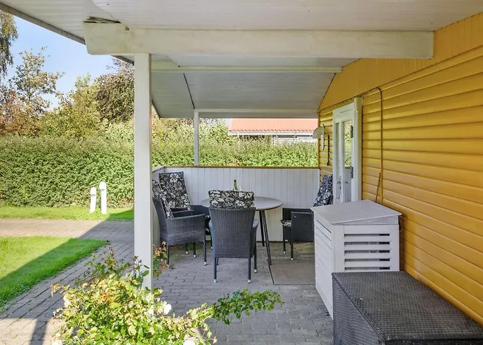 Nane - 80m From The Sea By Interhome